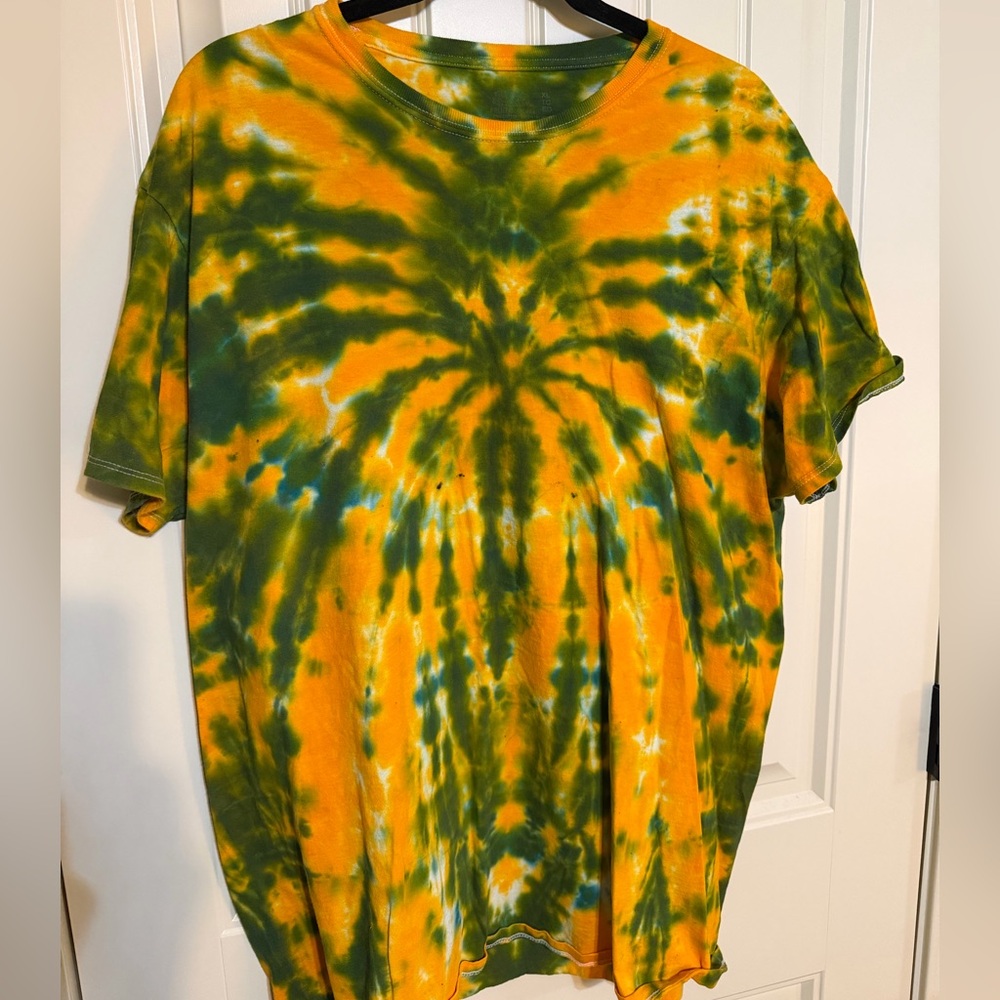 Custom Spider Design Tie-Dye Shirt - Yellow and Green